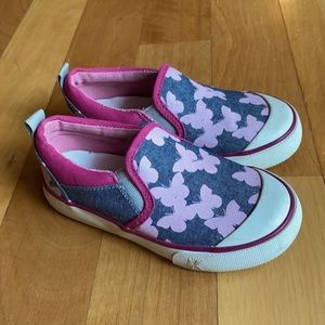 See Kai Run Girls Slip on shoes!🎄